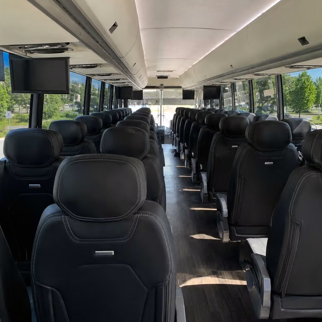 long distance charter buses for cape coral groups headed to orlando and central florida